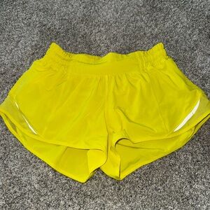RARE SONIC YELLOW LULU HOTTY HOTS SIZE 4 2.5 INCH